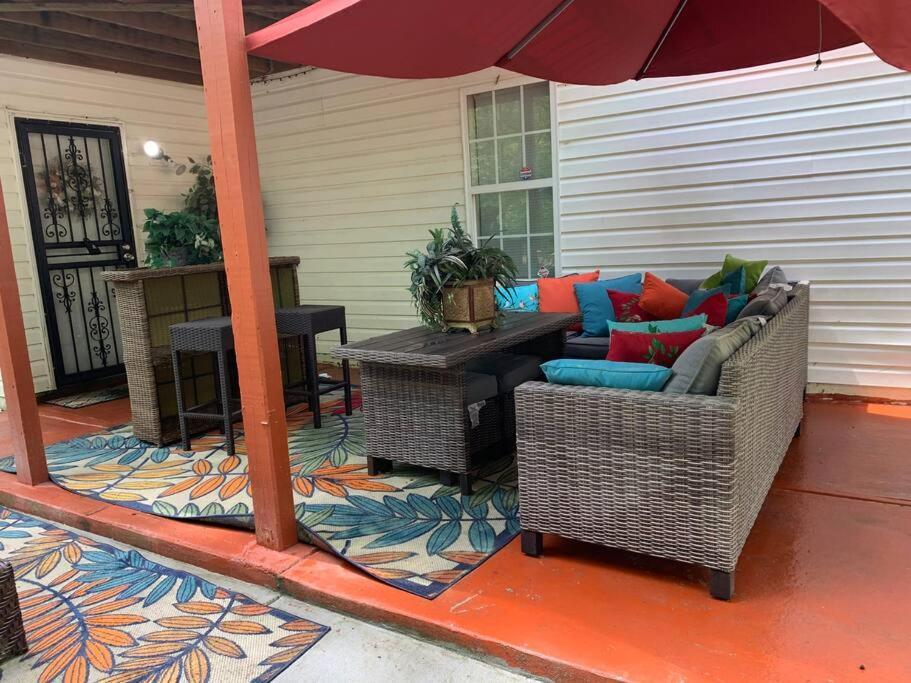 Entire Apartment Suite Family Singles Couples Nurses Dinners Business Meetings Lithonia Exterior photo